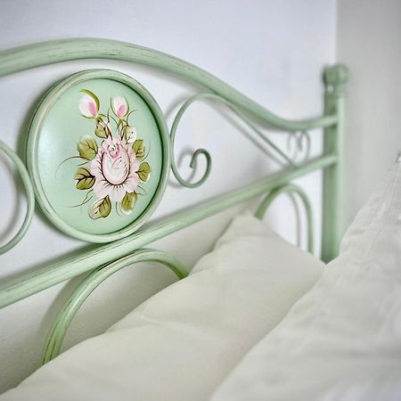 Bed&Breakfast Villa Lorena フォルテ・デイ・マルミ エクステリア 写真