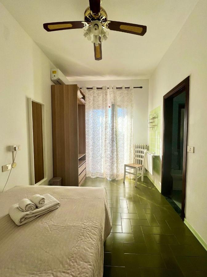Bed&Breakfast Villa Lorena フォルテ・デイ・マルミ エクステリア 写真