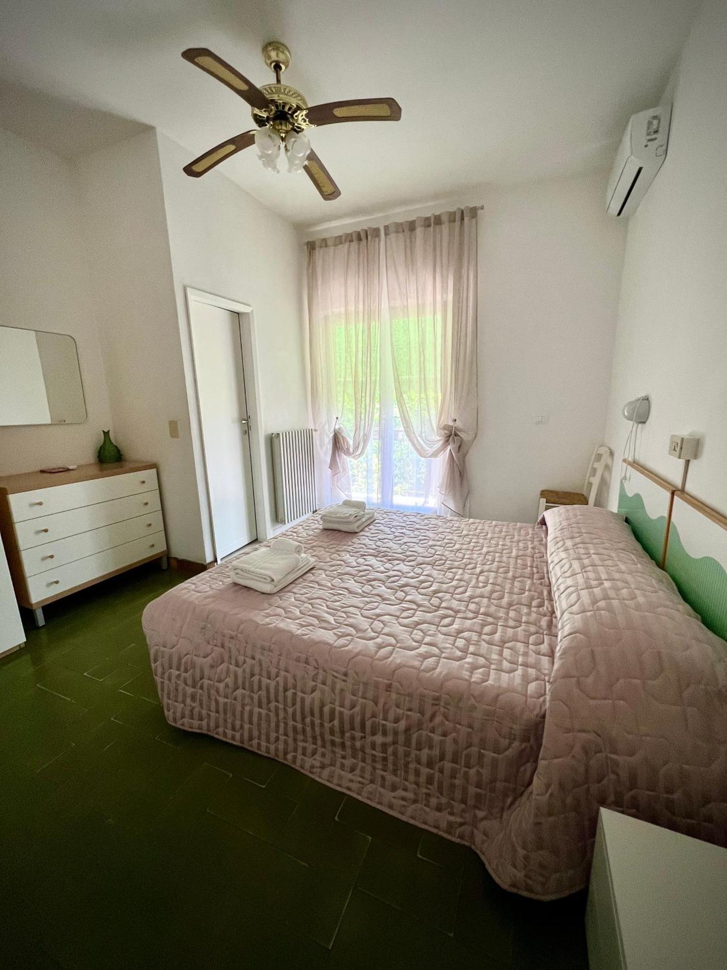 Bed&Breakfast Villa Lorena フォルテ・デイ・マルミ エクステリア 写真
